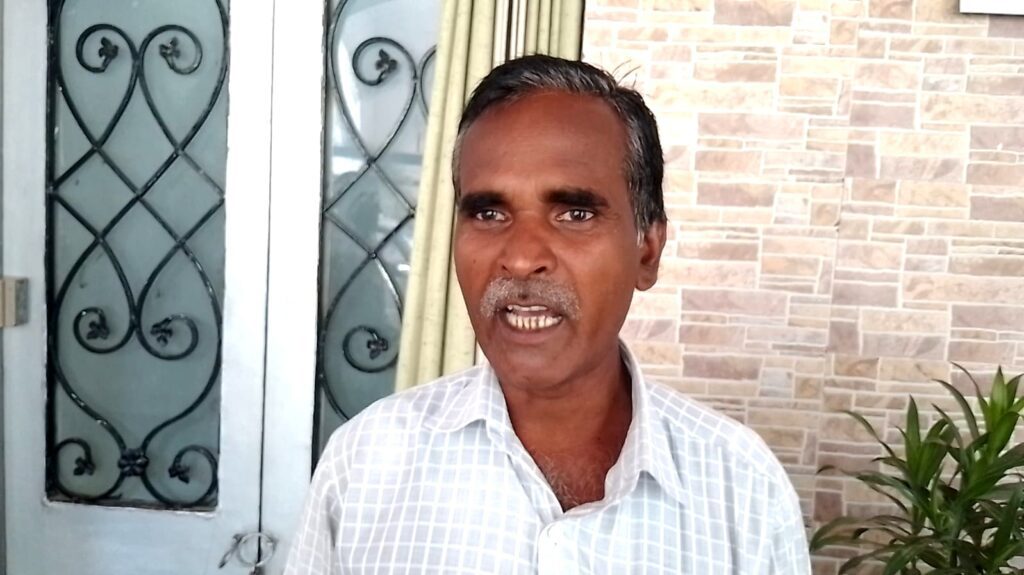 मद्य निषेध मामले में खुद को बताया निर्दोष, डीएम से निष्पक्ष जांच की लगाई गुहार मद्य निषेध मामले में खुद को बताया निर्दोष, डीएम से निष्पक्ष जांच की लगाई गुहार