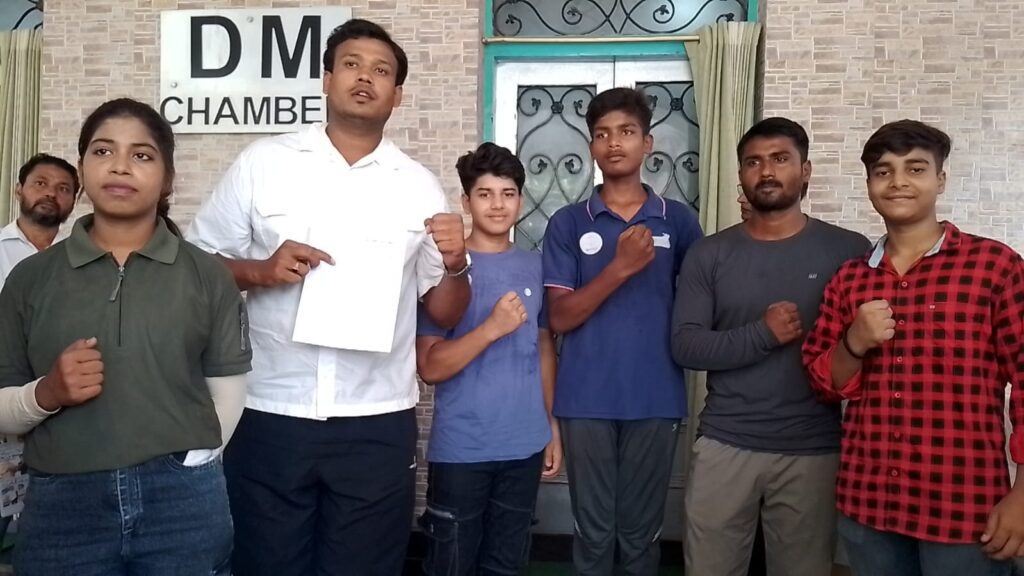 दरभंगा के बॉक्सिंग प्रशिक्षुओं ने उठाई आवाज, कोच के स्थानांतरण पर पुनर्विचार की मांग दरभंगा के बॉक्सिंग प्रशिक्षुओं ने उठाई आवाज, कोच के स्थानांतरण पर पुनर्विचार की मांग