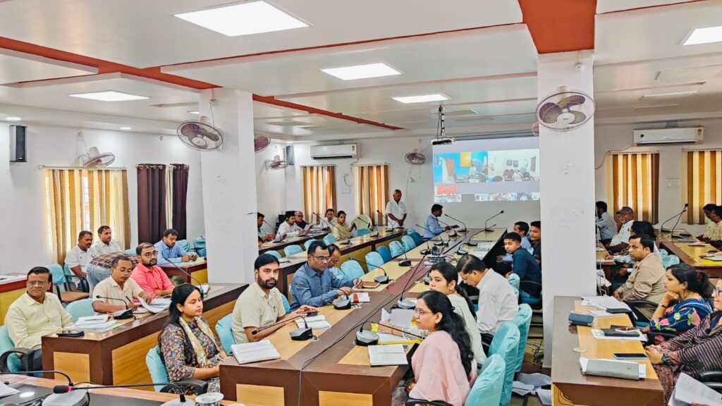 दरभंगा: सहयोग शिविर, लंबित मामले और प्रधानमंत्री आदर्श ग्राम योजना की डीएम ने की समीक्षा दरभंगा: सहयोग शिविर, लंबित मामले और प्रधानमंत्री आदर्श ग्राम योजना की डीएम ने की समीक्षा