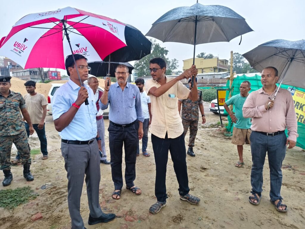 दरभंगा: दिल्ली मोड़ बस स्टैंड निर्माण कार्य का डीएम ने किया निरीक्षण, गुणवत्ता और तेजी के दिए निर्देश