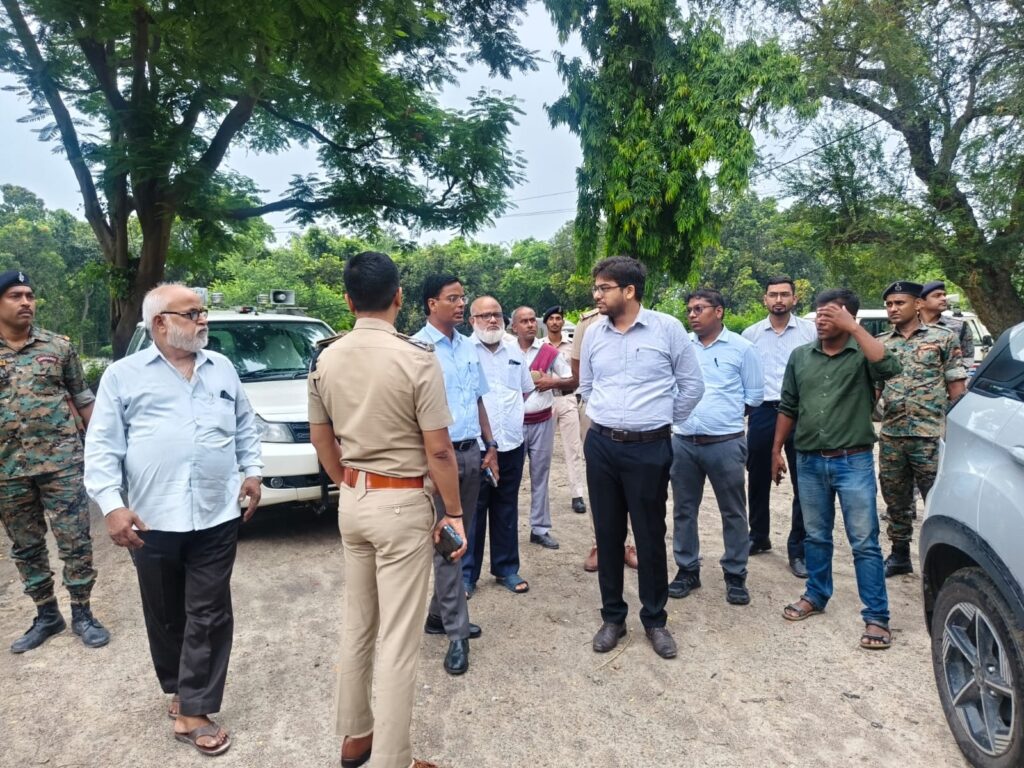 दरभंगा: सकरी चीनी मिल का डीएम ने किया निरीक्षण, क्षेत्र विस्तार और विकास कार्यों में तेजी के निर्देश
