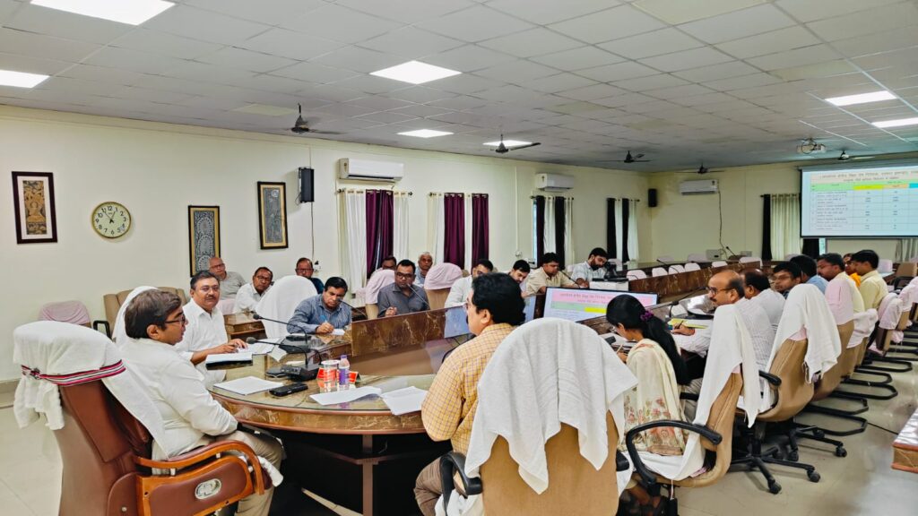 आयुक्त की दो टूक: स्कूलों में सुरक्षा, स्मार्ट सुविधाएं और गुणवत्तापूर्ण शिक्षा में लापरवाही बर्दाश्त नहीं आयुक्त की दो टूक: स्कूलों में सुरक्षा, स्मार्ट सुविधाएं और गुणवत्तापूर्ण शिक्षा में लापरवाही बर्दाश्त नहीं