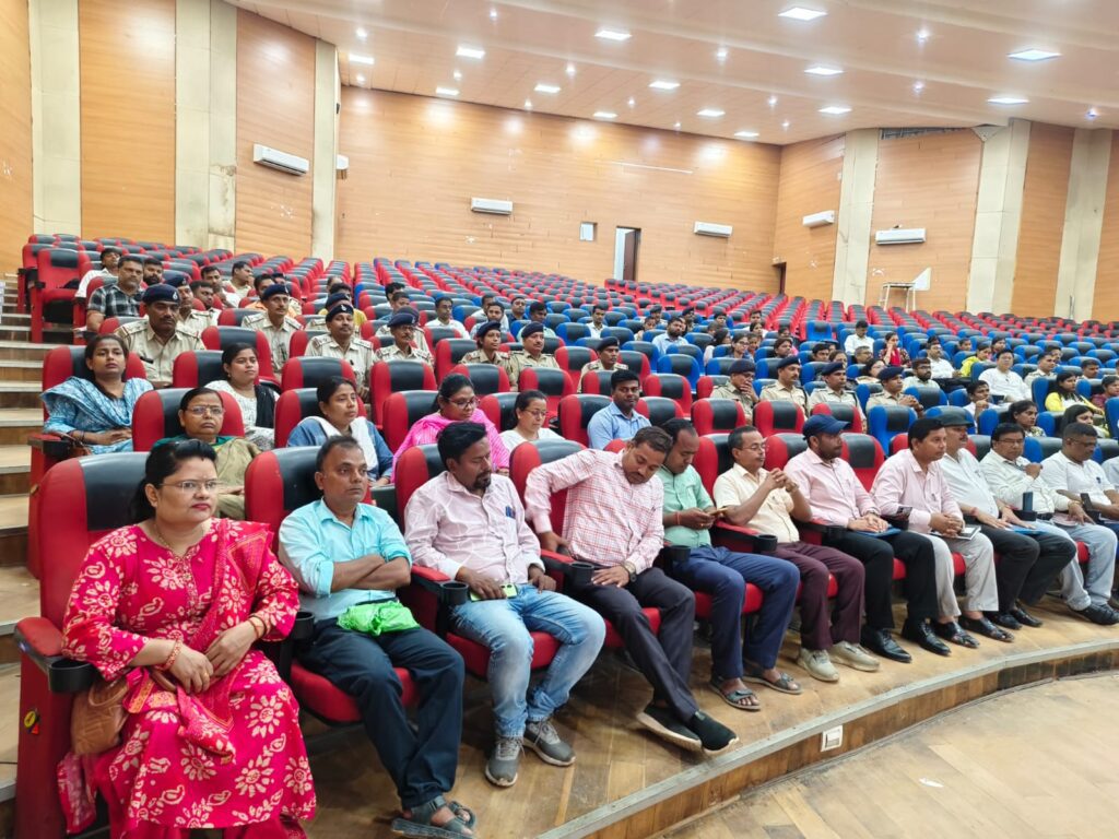 सुबह 10:30 बजे के बाद नहीं मिलेगा प्रवेश, मद्यनिषेध भर्ती परीक्षा को लेकर प्रशासन अलर्ट सुबह 10:30 बजे के बाद नहीं मिलेगा प्रवेश, मद्यनिषेध भर्ती परीक्षा को लेकर प्रशासन अलर्ट