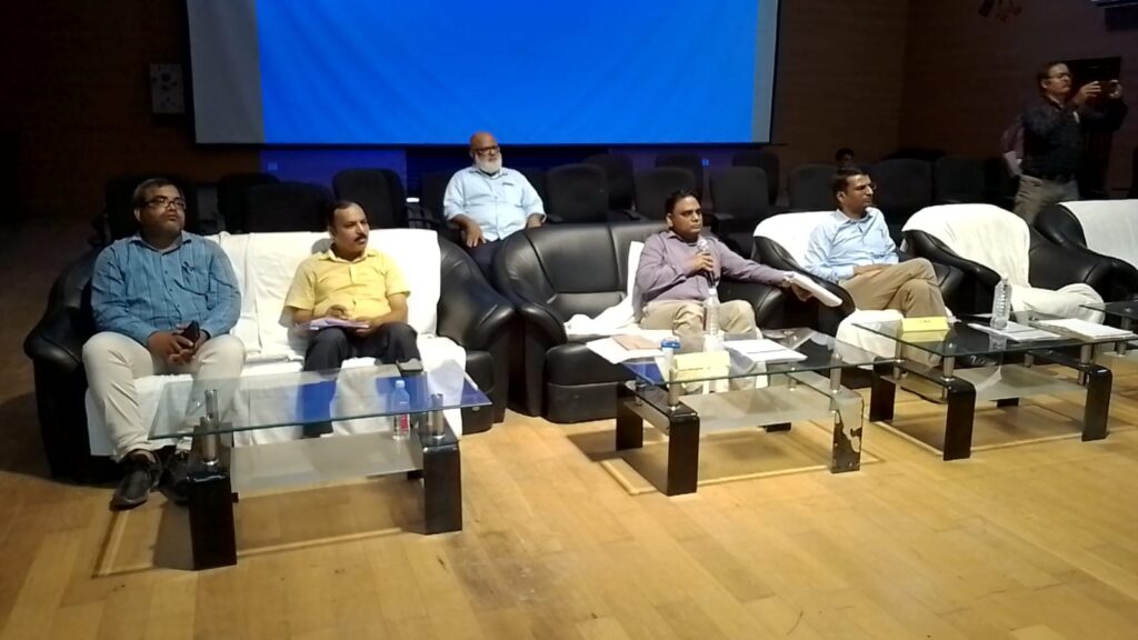 चीनी मिलों के सफल संचालन के लिए 30 हजार एकड़ गन्ना खेती का लक्ष्य, कार्यशाला में बनी रणनीति चीनी मिलों के सफल संचालन के लिए 30 हजार एकड़ गन्ना खेती का लक्ष्य, कार्यशाला में बनी रणनीति