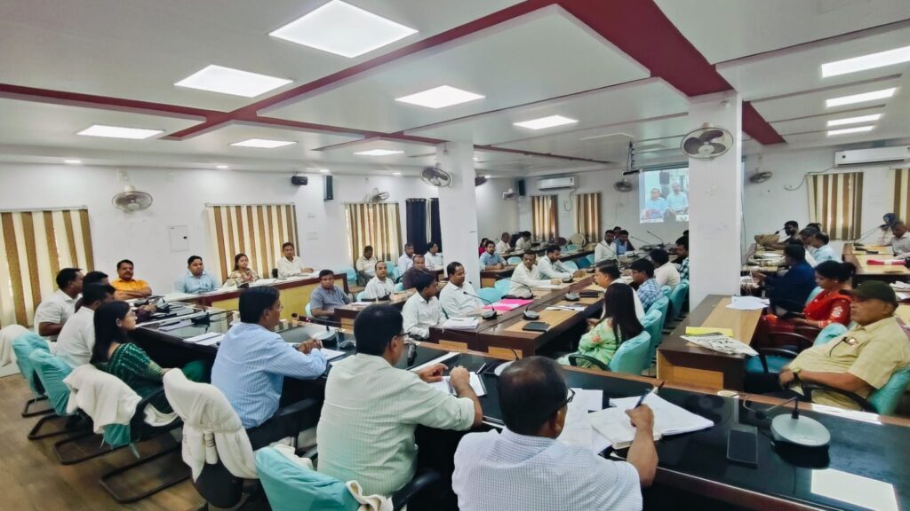 डीएम की सख्ती: राशन कार्ड और विकास योजनाओं पर बड़ा आदेश डीएम की सख्ती: राशन कार्ड और विकास योजनाओं पर बड़ा आदेश