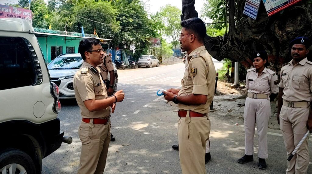 दरभंगा SSP का औचक निरीक्षण: धरौड़ा चेक पोस्ट पर पुलिस को मिले सख्त निर्देश