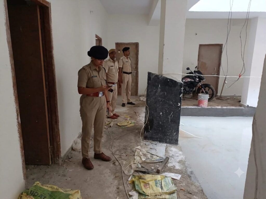 दरभंगा: निर्माणाधीन विश्वविद्यालय थाना भवन का SP ने किया निरीक्षण