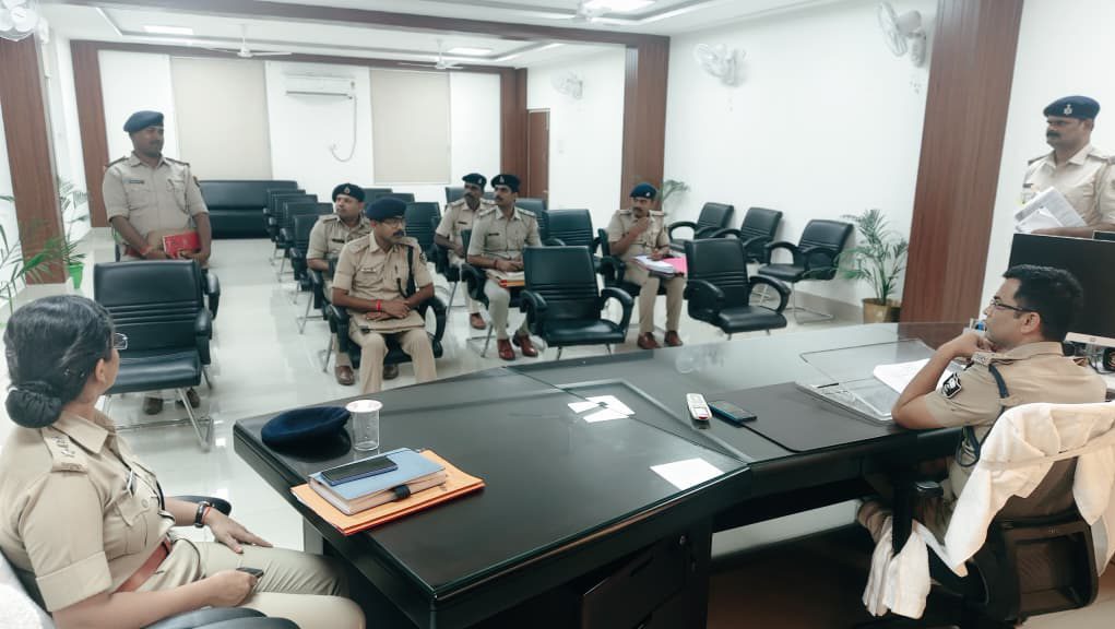 Darbhanga News: SSP ने डकैती कांडों की समीक्षा की, लंबित मामलों के जल्द निष्पादन के निर्देश