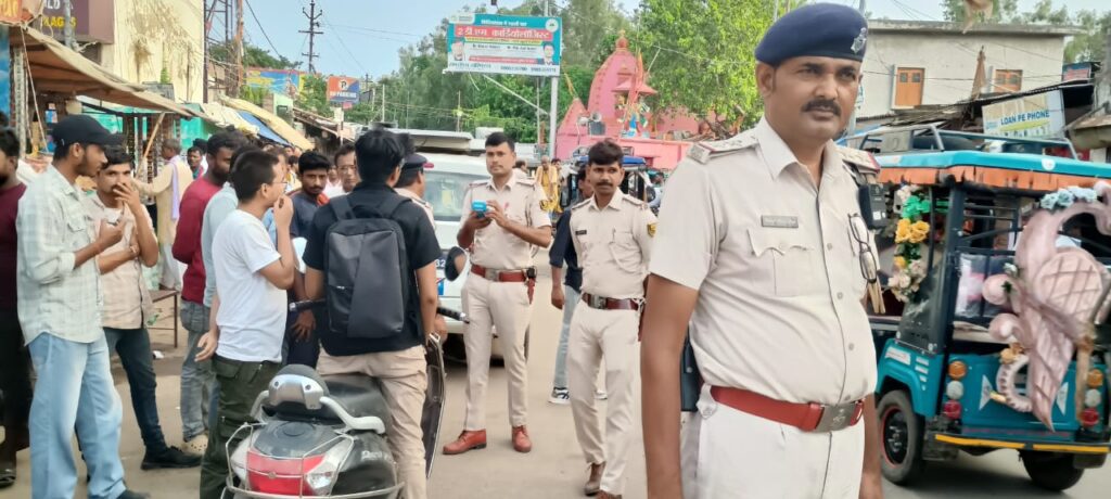 दरभंगा में SSP के निर्देश पर विशेष वाहन जांच अभियान, संदिग्ध वाहनों और लोगों की सघन तलाशी दरभंगा में SSP के निर्देश पर विशेष वाहन जांच अभियान, संदिग्ध वाहनों और लोगों की सघन तलाशी