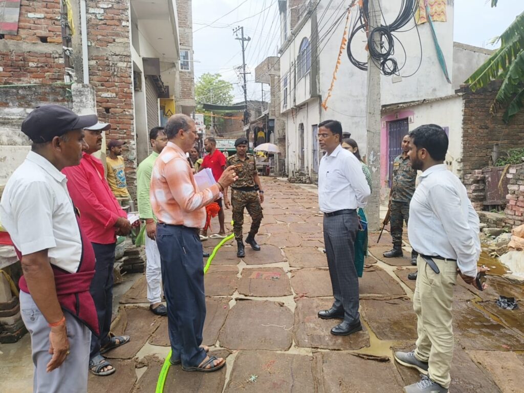 दरभंगा में मदारपुर चौक-होली क्रॉस सड़क निर्माण का DM ने किया निरीक्षण, गुणवत्ता के साथ समय पर कार्य पूरा करने के निर्देश दरभंगा में मदारपुर चौक-होली क्रॉस सड़क निर्माण का DM ने किया निरीक्षण, गुणवत्ता के साथ समय पर कार्य पूरा करने के निर्देश