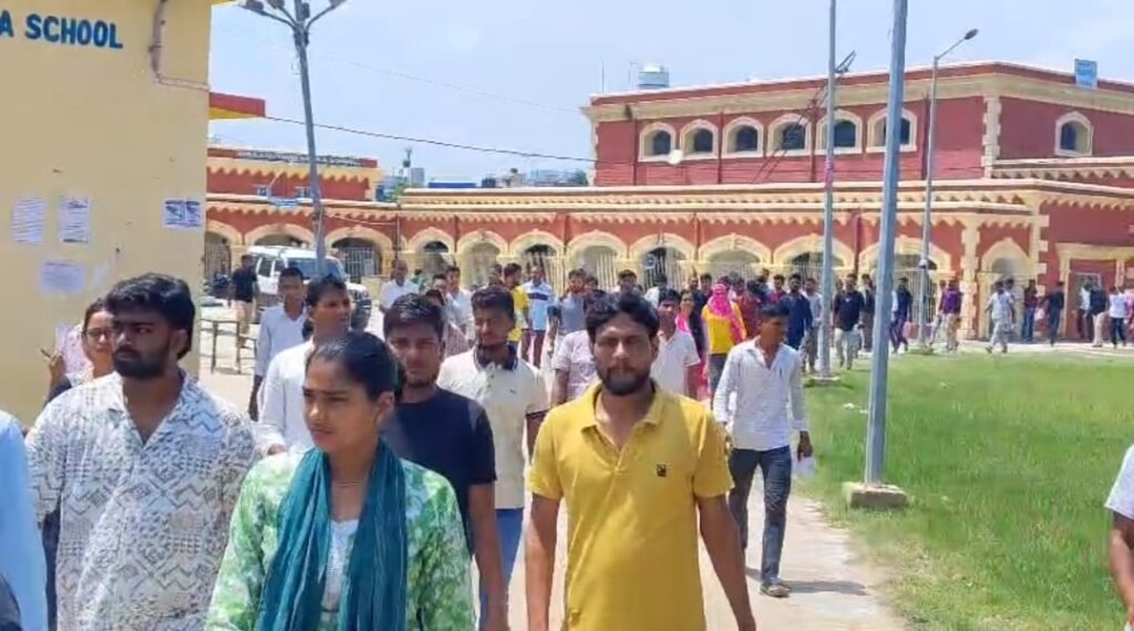 दरभंगा में अधिनायक अनुदेशक भर्ती परीक्षा शांतिपूर्ण एवं कदाचारमुक्त माहौल में संपन्न दरभंगा में अधिनायक अनुदेशक भर्ती परीक्षा शांतिपूर्ण एवं कदाचारमुक्त माहौल में संपन्न