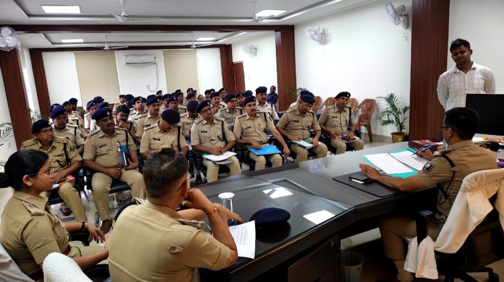 दरभंगा एसएसपी ने लंबित कांडों की समीक्षा की, अपराध नियंत्रण को लेकर दिए कई अहम निर्देश