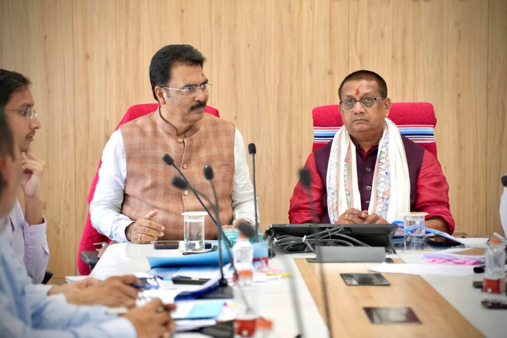 संजय सरावगी की पथ निर्माण मंत्री संग बैठक दरभंगा की सड़क परियोजनाओं पर हुई समीक्षा संजय सरावगी की पथ निर्माण मंत्री संग बैठक दरभंगा की सड़क परियोजनाओं पर हुई समीक्षा