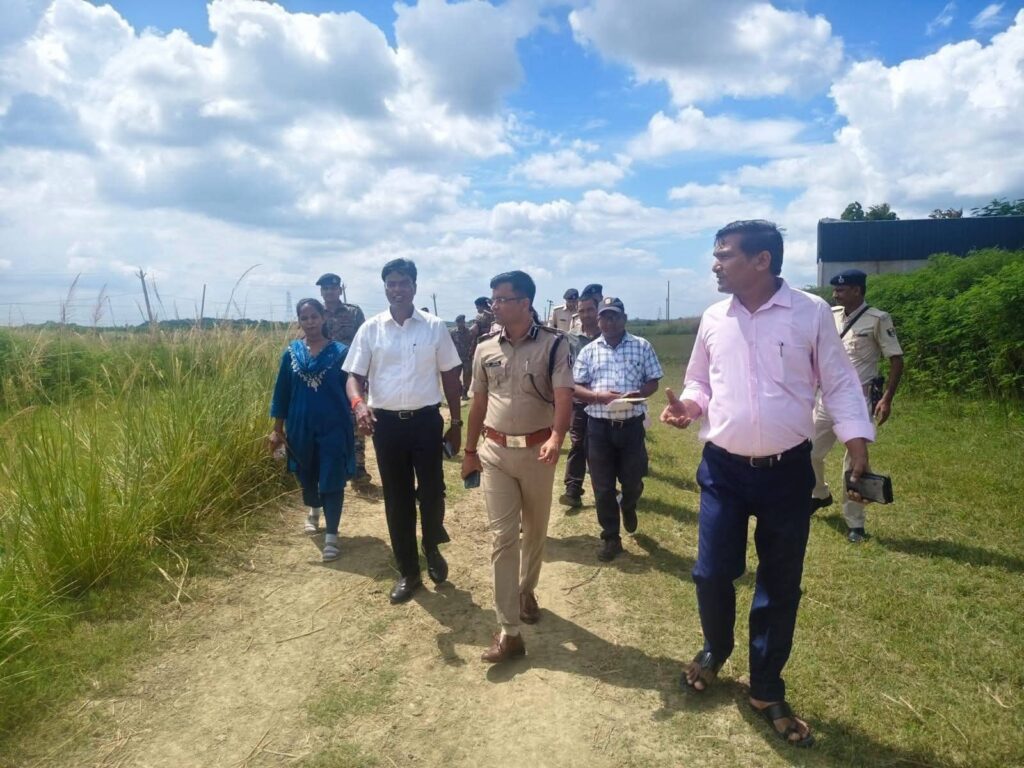 दरभंगा में बनेगा STF भवन! डीएम-एसएसपी ने गोढ़ियारी मौजा में किया स्थल निरीक्षण दरभंगा में बनेगा STF भवन! डीएम-एसएसपी ने गोढ़ियारी मौजा में किया स्थल निरीक्षण