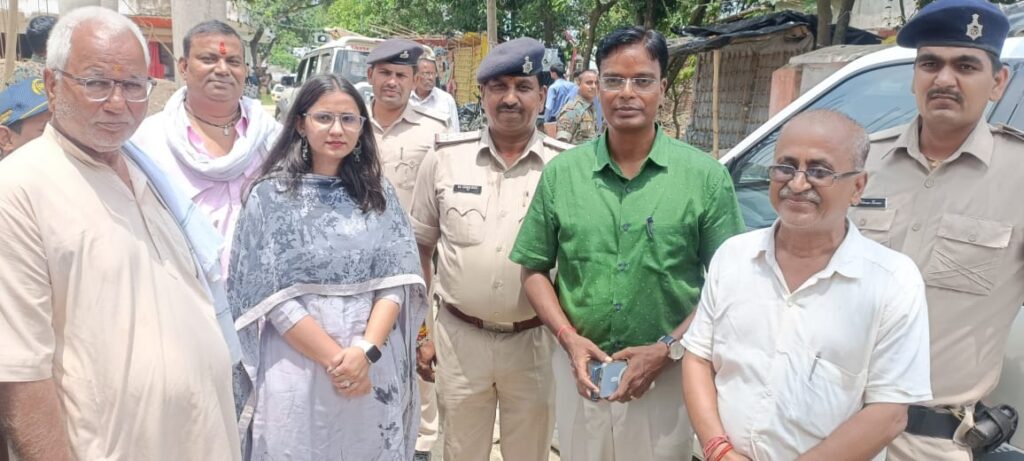 अहिल्या गौतम स्थान मंदिर के विकास कार्यों का डीएम ने किया निरीक्षण अहिल्या गौतम स्थान मंदिर के विकास कार्यों का डीएम ने किया निरीक्षण