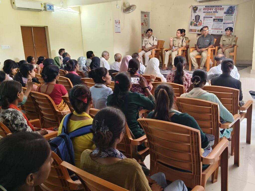 ऑपरेशन विधि पालक के तहत छात्राओं को किया जागरूक