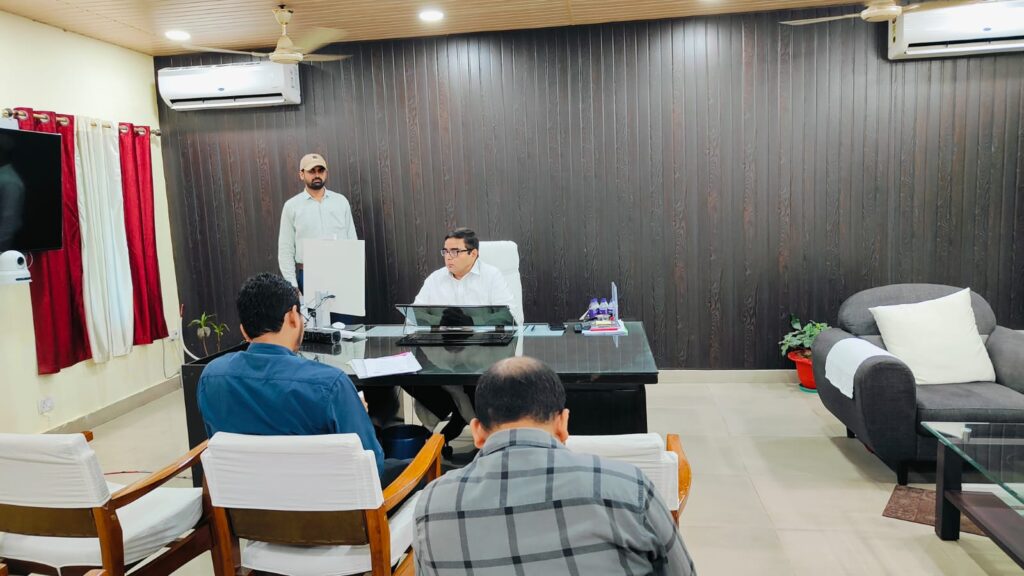 दरभंगा प्रमंडल में विकास योजनाओं की समीक्षा बाढ़ तैयारी, कानून-व्यवस्था और CCTV पर आयुक्त के निर्देश दरभंगा प्रमंडल में विकास योजनाओं की समीक्षा बाढ़ तैयारी, कानून-व्यवस्था और CCTV पर आयुक्त के निर्देश