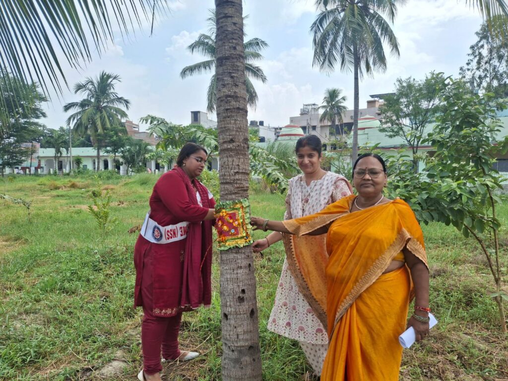 सीएम साइंस कॉलेज में वृक्ष रक्षा बंधन का आयोजन पेड़ों को रक्षा सूत्र बांधकर संरक्षण का लिया संकल्प सीएम साइंस कॉलेज में वृक्ष रक्षा बंधन का आयोजन पेड़ों को रक्षा सूत्र बांधकर संरक्षण का लिया संकल्प