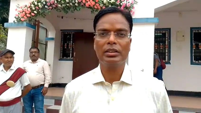 दरभंगा में नई चीनी मिलों की तैयारी तेज, 13 हजार से अधिक किसानों ने कराया गन्ना पंजीकरण दरभंगा में नई चीनी मिलों की तैयारी तेज, 13 हजार से अधिक किसानों ने कराया गन्ना पंजीकरण