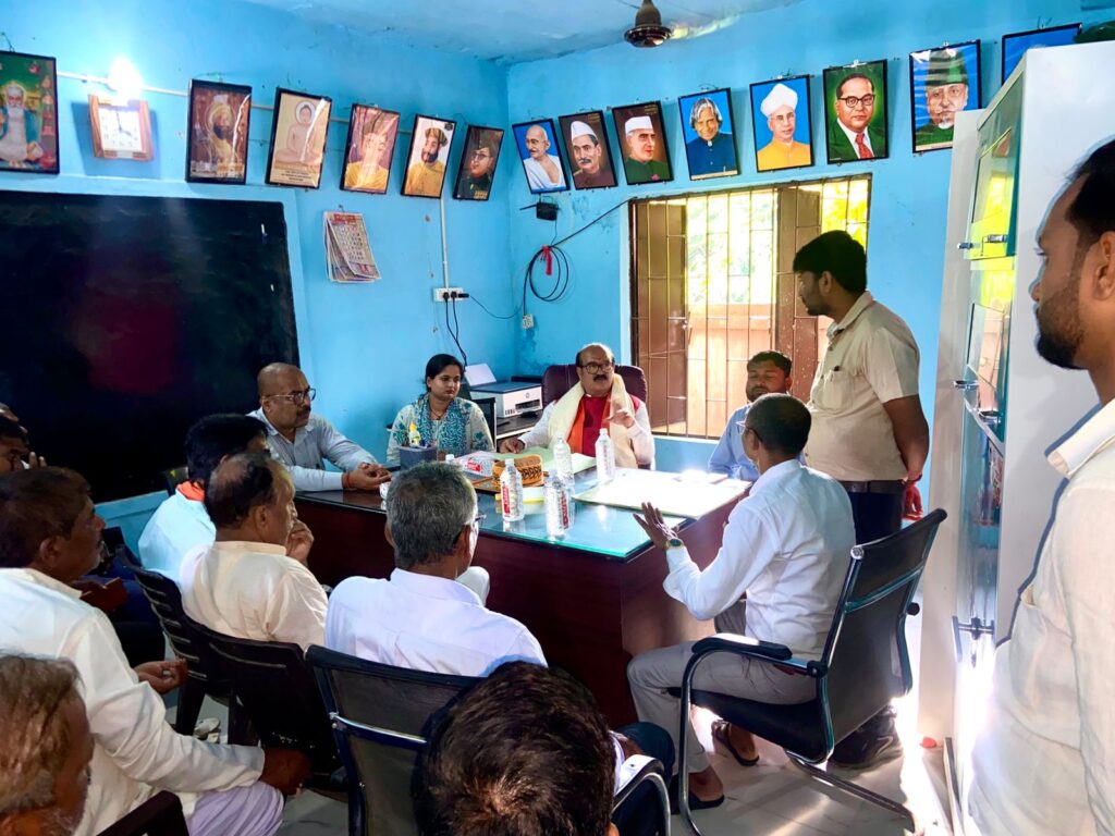 केवटी के स्कूलों के कायाकल्प की तैयारी तेज विधायक डॉ. मुरारी मोहन झा ने ली बैठक, बनी विकास रणनीति Auto Draft