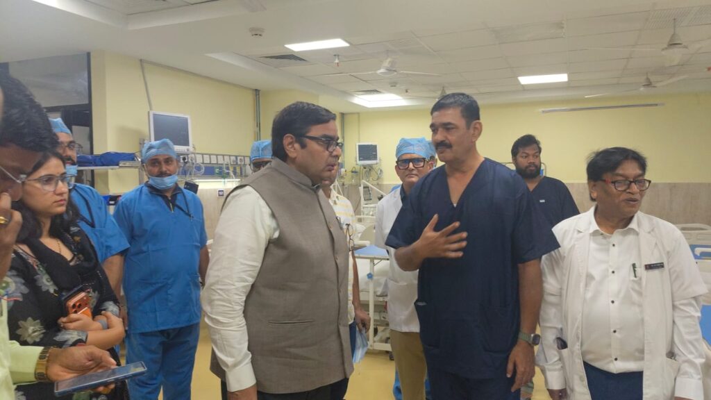 डीएमसीएच में ICU-न्यूरो सर्जरी OT शुरू हेड इंजुरी मरीजों को मिलेगा इलाज डीएमसीएच में ICU-न्यूरो सर्जरी OT शुरू हेड इंजुरी मरीजों को मिलेगा इलाज