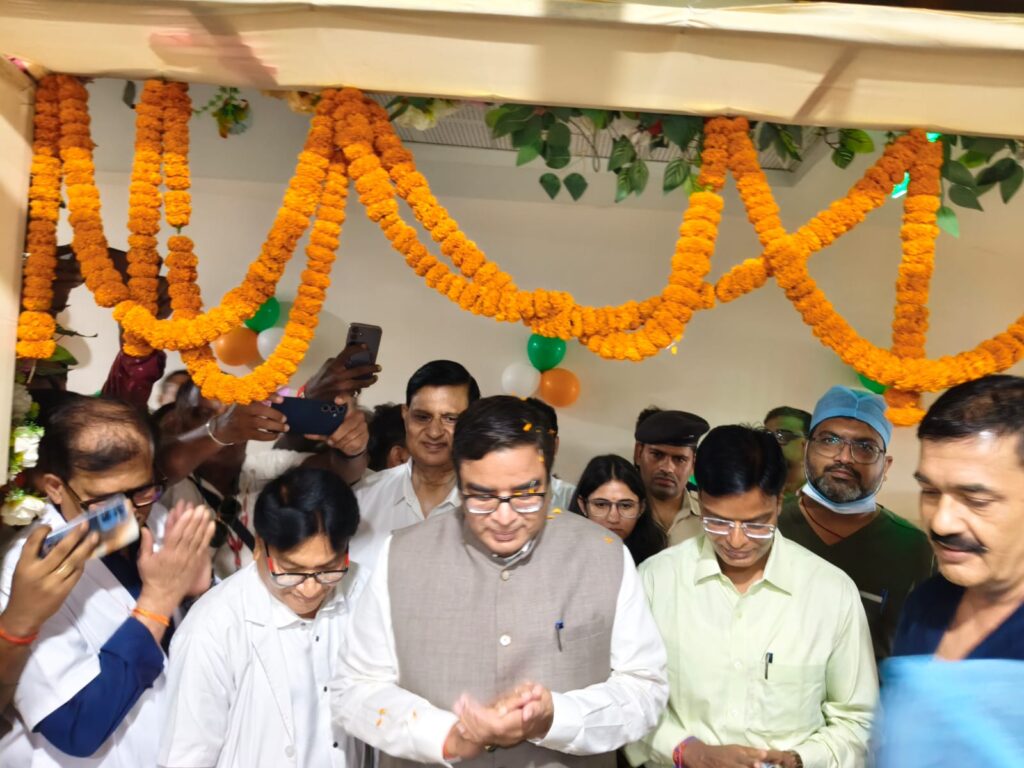 डीएमसीएच में ICU-न्यूरो सर्जरी OT शुरू हेड इंजुरी मरीजों को मिलेगा इलाज डीएमसीएच में ICU-न्यूरो सर्जरी OT शुरू हेड इंजुरी मरीजों को मिलेगा इलाज