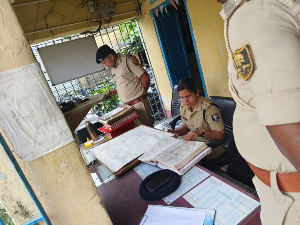 दरभंगा में नेहरा थाना का वार्षिक निरीक्षण ग्रामीण एसपी ने लंबित मामलों पर दिए सख्त निर्देश