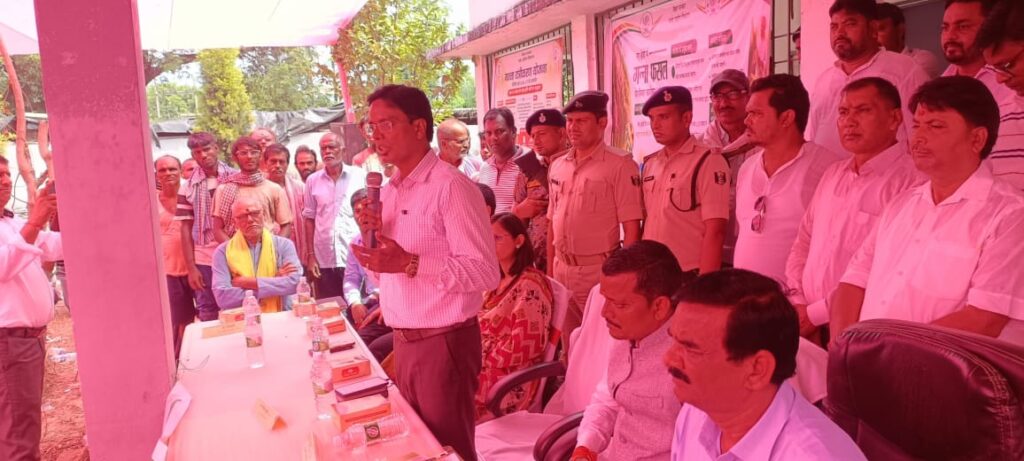 रैयाम चीनी मिल परिसर में किसानों का प्रशिक्षण 350 किसानों को उन्नत गन्ना खेती की जानकारी