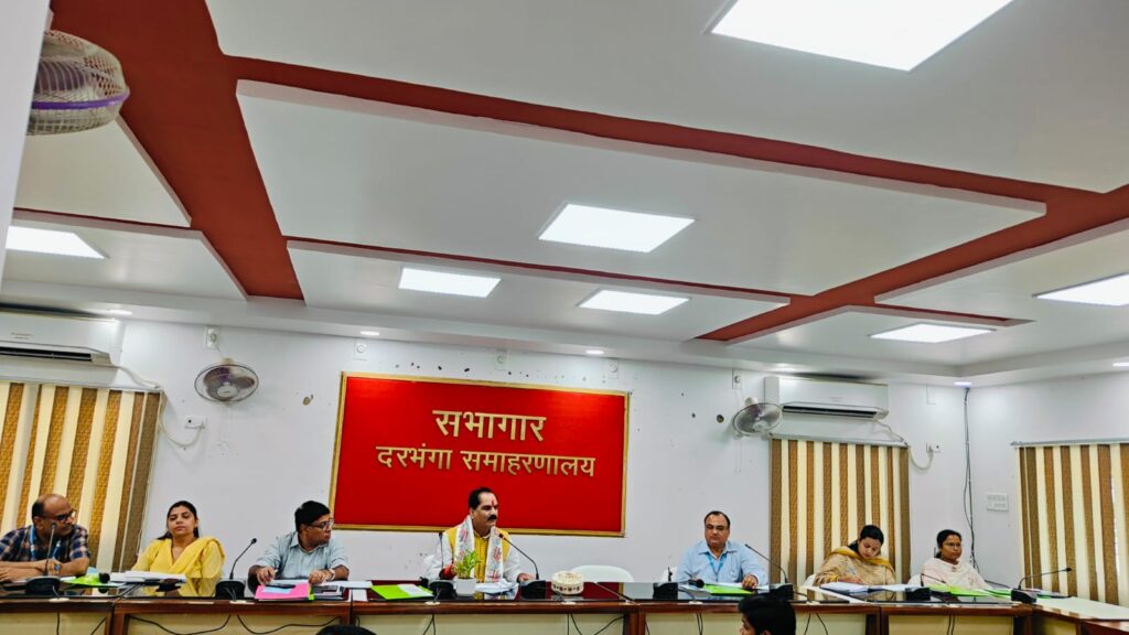 सांसद गोपाल जी ठाकुर ने की बैंकिंग समीक्षा 264 शाखाएं, 235 एटीएम और 1,751 ग्राहक सेवा केंद्र सांसद गोपाल जी ठाकुर ने की बैंकिंग समीक्षा 264 शाखाएं, 235 एटीएम और 1,751 ग्राहक सेवा केंद्र