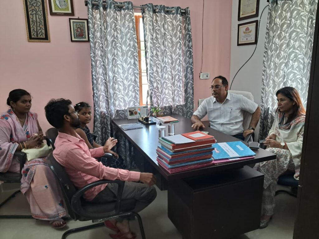 सखी वन स्टॉप सेंटर का औचक निरीक्षण महिलाओं की सुविधाओं का लिया जायजा सखी वन स्टॉप सेंटर का औचक निरीक्षण महिलाओं की सुविधाओं का लिया जायजा