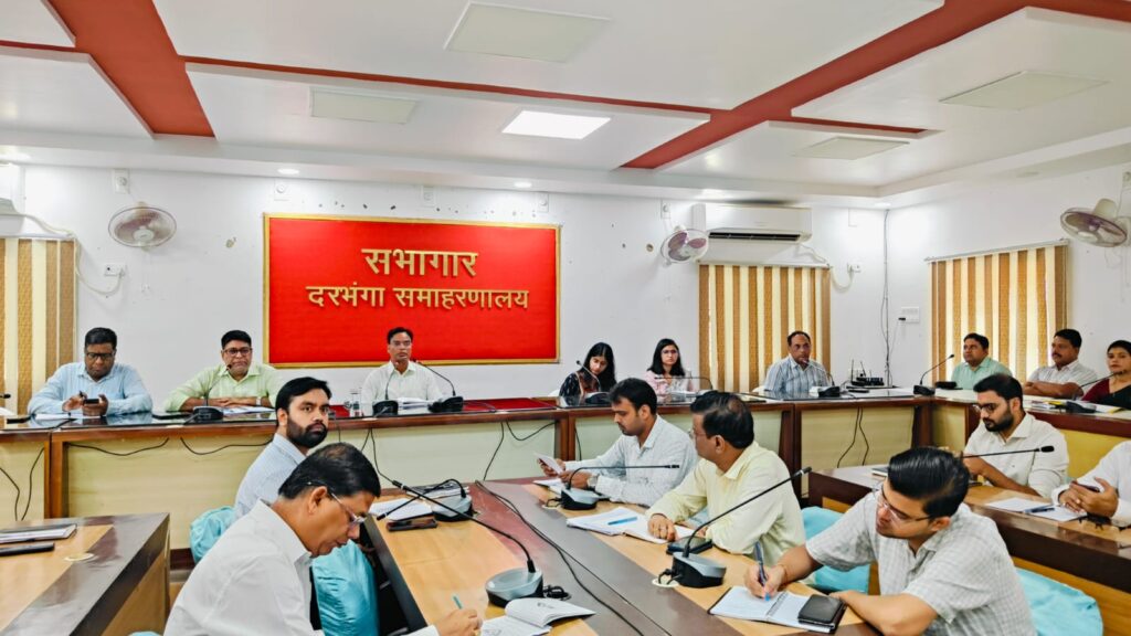 सहयोग शिविर में गैरहाजिरी पर होगी कार्रवाई डीएम ने दिए सख्त निर्देश सहयोग शिविर में गैरहाजिरी पर होगी कार्रवाई डीएम ने दिए सख्त निर्देश