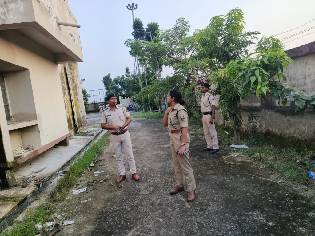 अलीनगर थाना का औचक निरीक्षण ग्रामीण एसपी ने दिए सख्त निर्देश