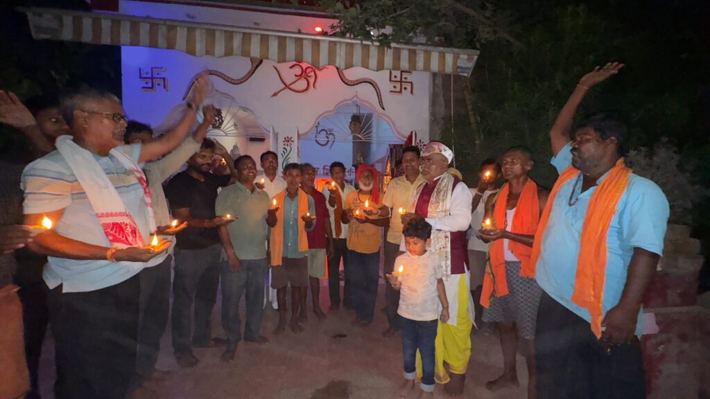 बहादुरपुर में “आशीर्वाद का दीया” मोदी के जन्मदिन पर हुआ दीप प्रज्वलन बहादुरपुर में “आशीर्वाद का दीया” मोदी के जन्मदिन पर हुआ दीप प्रज्वलन