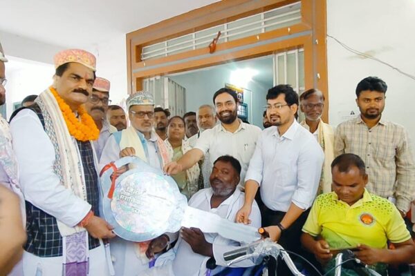दरभंगा में दिव्यांगों को मुफ्त सहायक उपकरण सांसद गोपाल ठाकुर ने किया वितरण