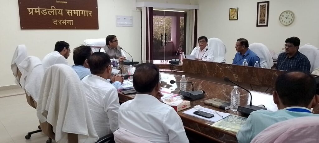 अस्पताल में दवा-डॉक्टर की कमी नहीं चलेगी आयुक्त ने दिए सख्त निर्देश अस्पतालों में दवा-डॉक्टर की कमी नहीं चलेगी आयुक्त ने दिए सख्त निर्देश