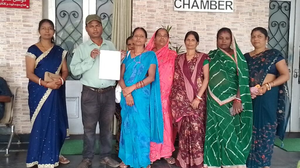 जनसुनवाई में पहुंचा स्वर्ण इंडिया मामला जमा राशि वापसी और जांच की मांग