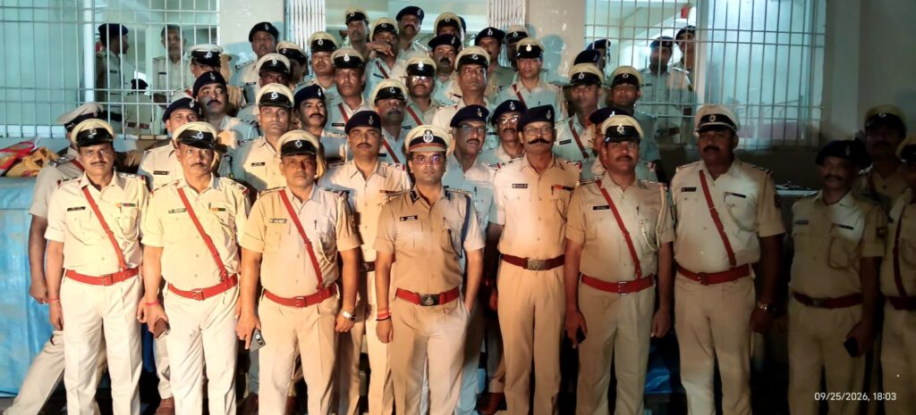 दरभंगा पुलिस में 90 ASI बने SI, SSP ने कंधे पर लगाए स्टार दरभंगा पुलिस में 90 ASI बने SI, SSP ने कंधे पर लगाए स्टार