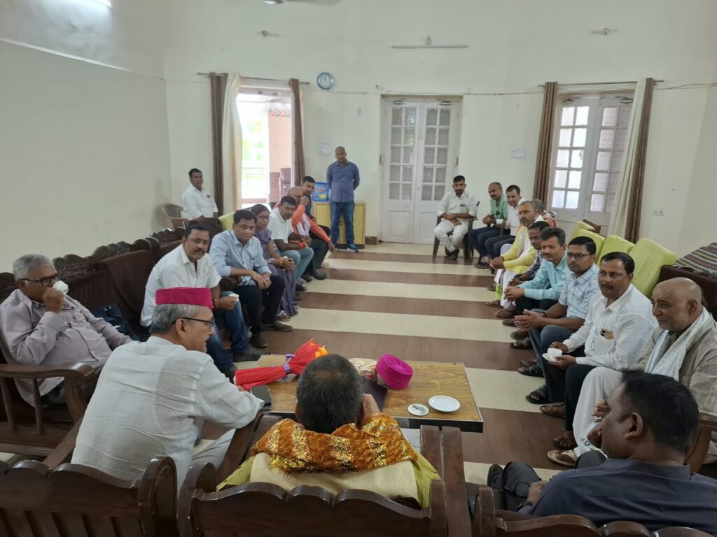 संस्कृत विद्यालयों में पढ़ाई का माहौल बेहतर, मध्यमा 2027 में छात्र दोगुने करने का लक्ष्य संस्कृत विद्यालयों में पढ़ाई का माहौल बेहतर, मध्यमा 2027 में छात्र दोगुने करने का लक्ष्य