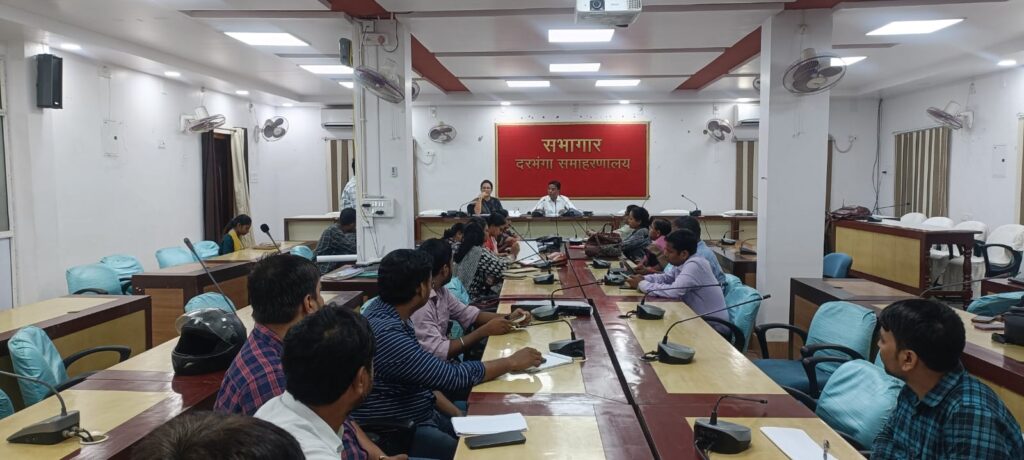 पोषण माह पर DM कौशल कुमार सख्त, आंगनवाड़ी कायाकल्प पर जोर पोषण माह पर DM कौशल कुमार सख्त, आंगनवाड़ी कायाकल्प पर जोर