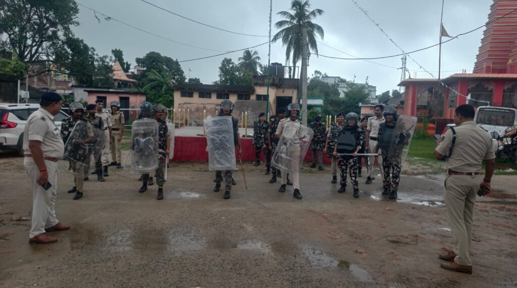 दरभंगा पुलिस का बड़ा मॉक ड्रिल, एंटी राइट गन-टियर गैस का अभ्यास दरभंगा पुलिस का बड़ा मॉक ड्रिल, एंटी राइट गन-टियर गैस का अभ्यास
