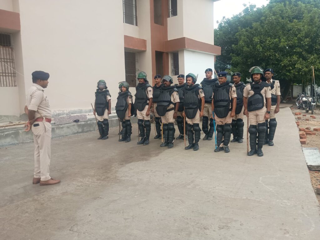 दरभंगा पुलिस का बड़ा मॉक ड्रिल, एंटी राइट गन-टियर गैस का अभ्यास दरभंगा पुलिस का बड़ा मॉक ड्रिल, एंटी राइट गन-टियर गैस का अभ्यास
