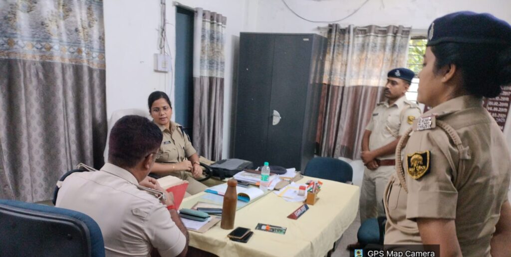 जाले थाना में ग्रामीण SP का निरीक्षण अपराधियों पर सख्ती, गिरफ्तारी के निर्देश जाले थाना में ग्रामीण SP का निरीक्षण अपराधियों पर सख्ती, गिरफ्तारी के निर्देश